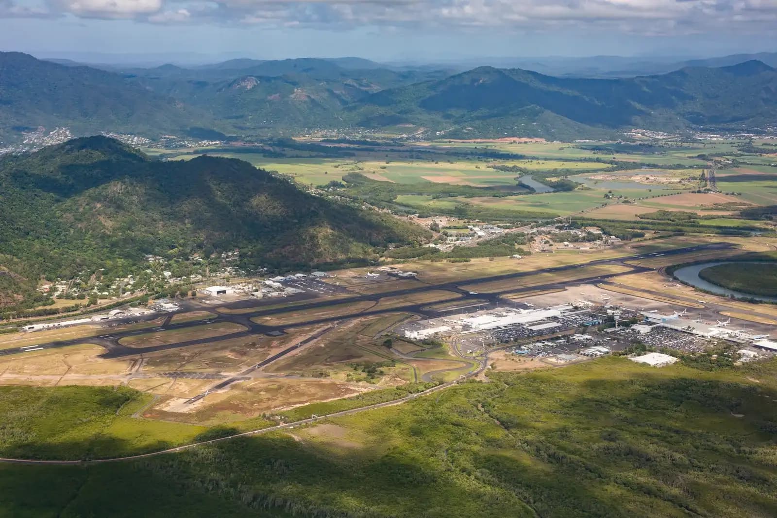 Cairns Airport (CNS)