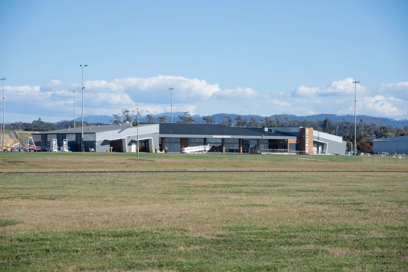 Devonport Airport (DPO)