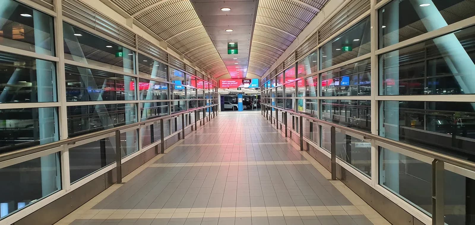 Melbourne Tullamarine Airport (MEL)