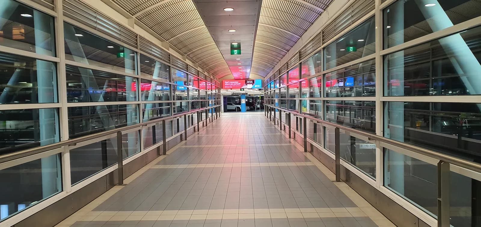 Melbourne Tullamarine Airport (MEL)