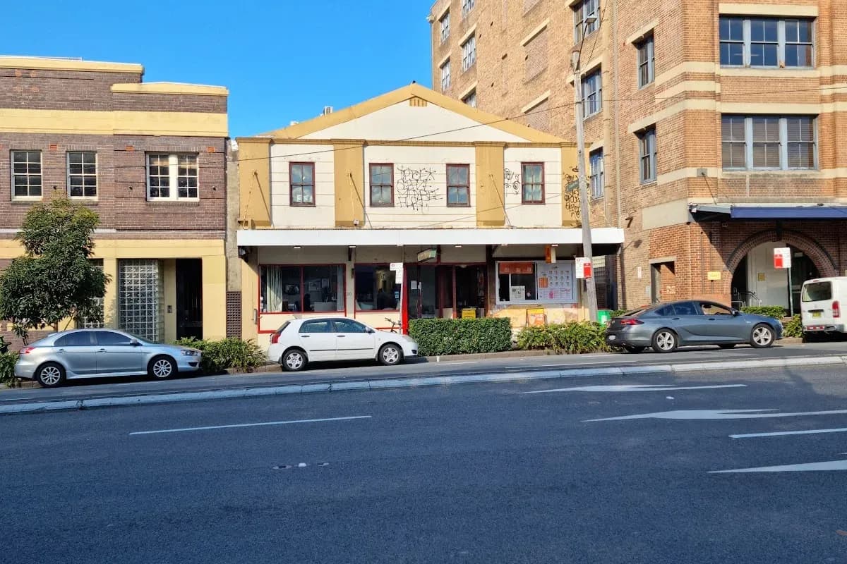Mad Monkey Broadway backpacker hostel in Ultimo, NSW