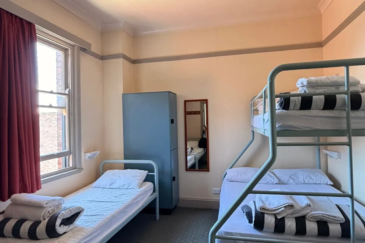 Blue Mountains YHA — YHA Australia backpacker hostel in Katoomba, NSW (photo 2 of 3)