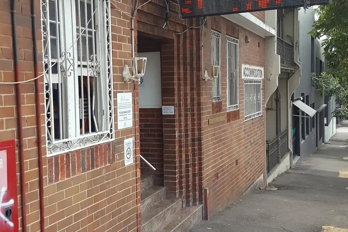 East Hyde Park Backpackers backpacker hostel in Woolloomooloo, NSW (photo 2 of 3)