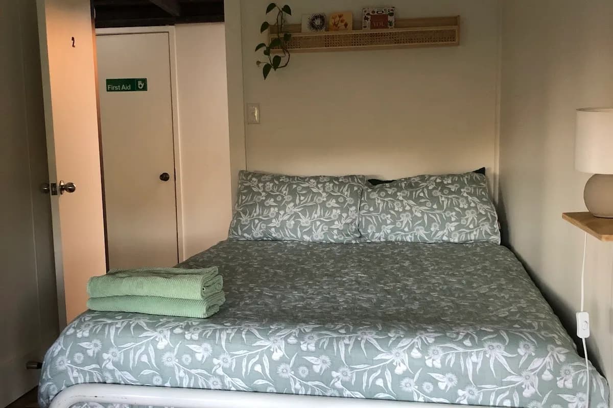 Pittwater Youth Hostel — YHA Australia backpacker hostel in Scotland Island, NSW (photo 2 of 3)