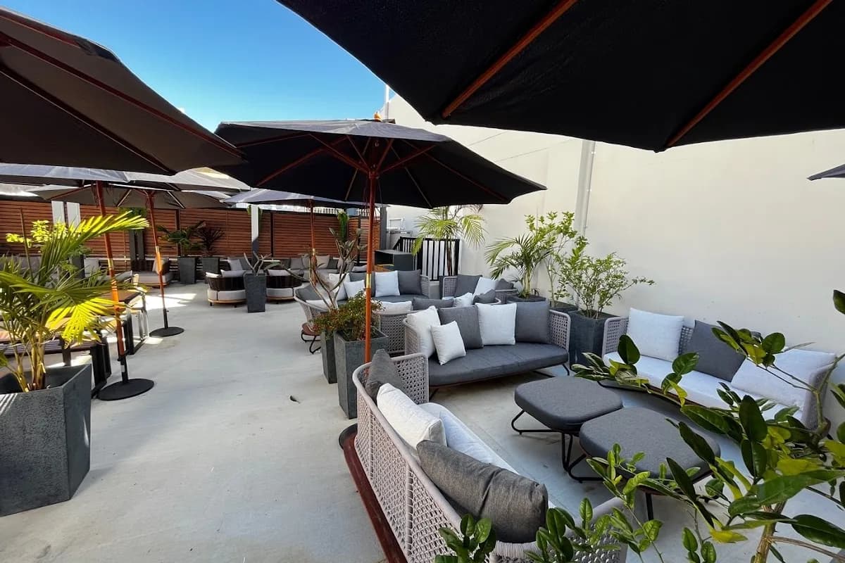Komune Resorts — surf hostel backpacker hostel in Coolangatta, QLD