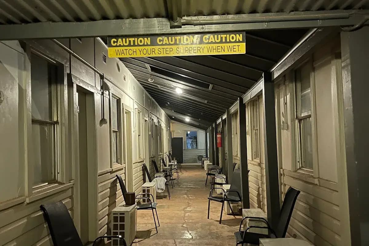 Cobar War Memorial Hostel backpacker hostel in Cobar, NSW (photo 3 of 3)