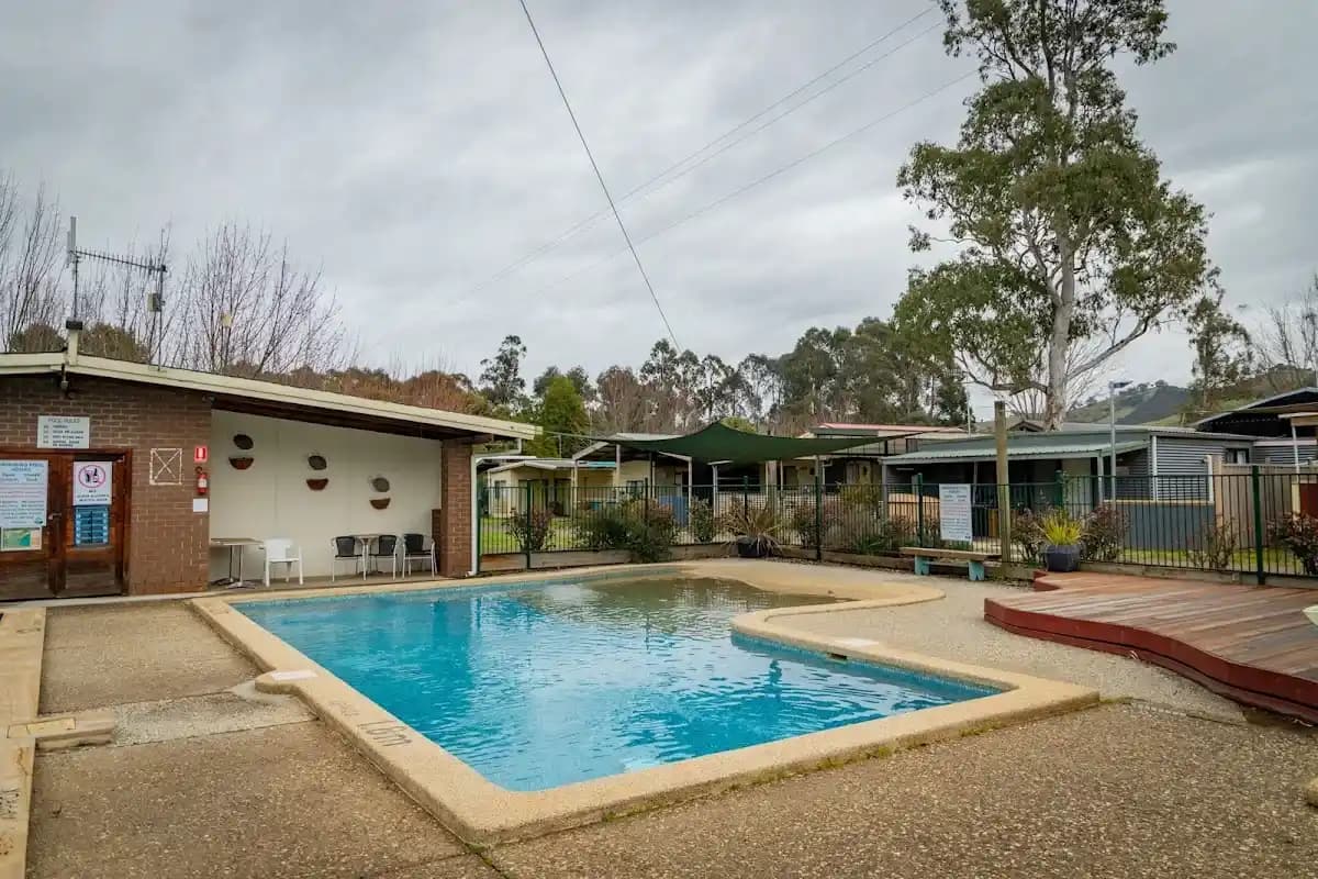 Alexandra Adventure Resort backpacker hostel in Koriella, VIC (photo 3 of 3)