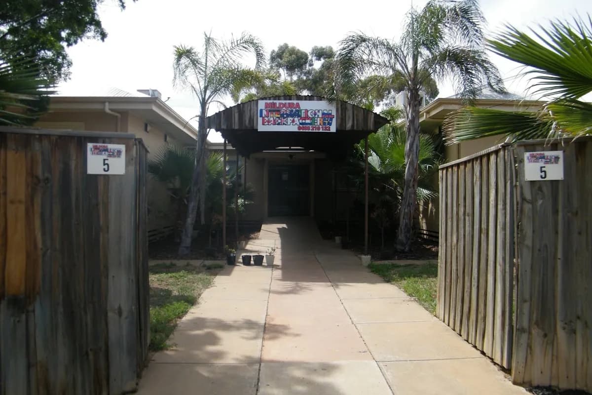 Mildura Central Backpackers — working hostel backpacker hostel in Mildura, VIC