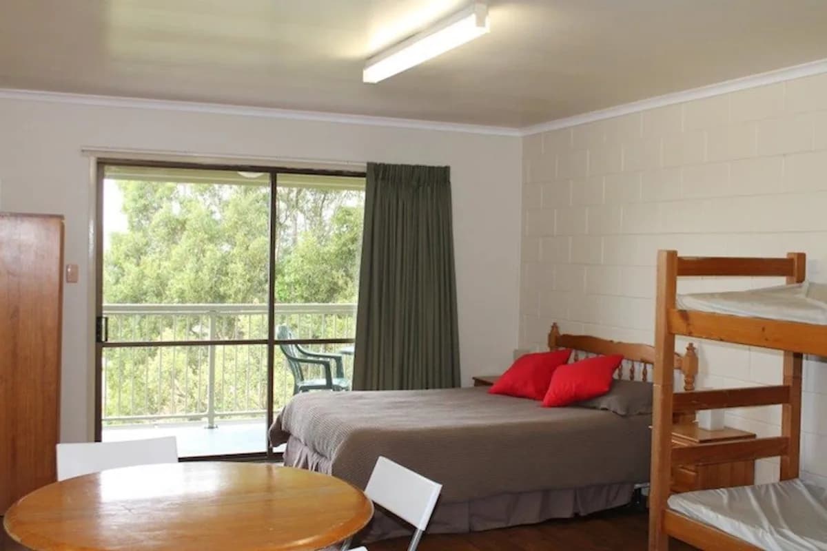 Koonjewarre backpacker hostel in Springbrook, QLD (photo 2 of 3)