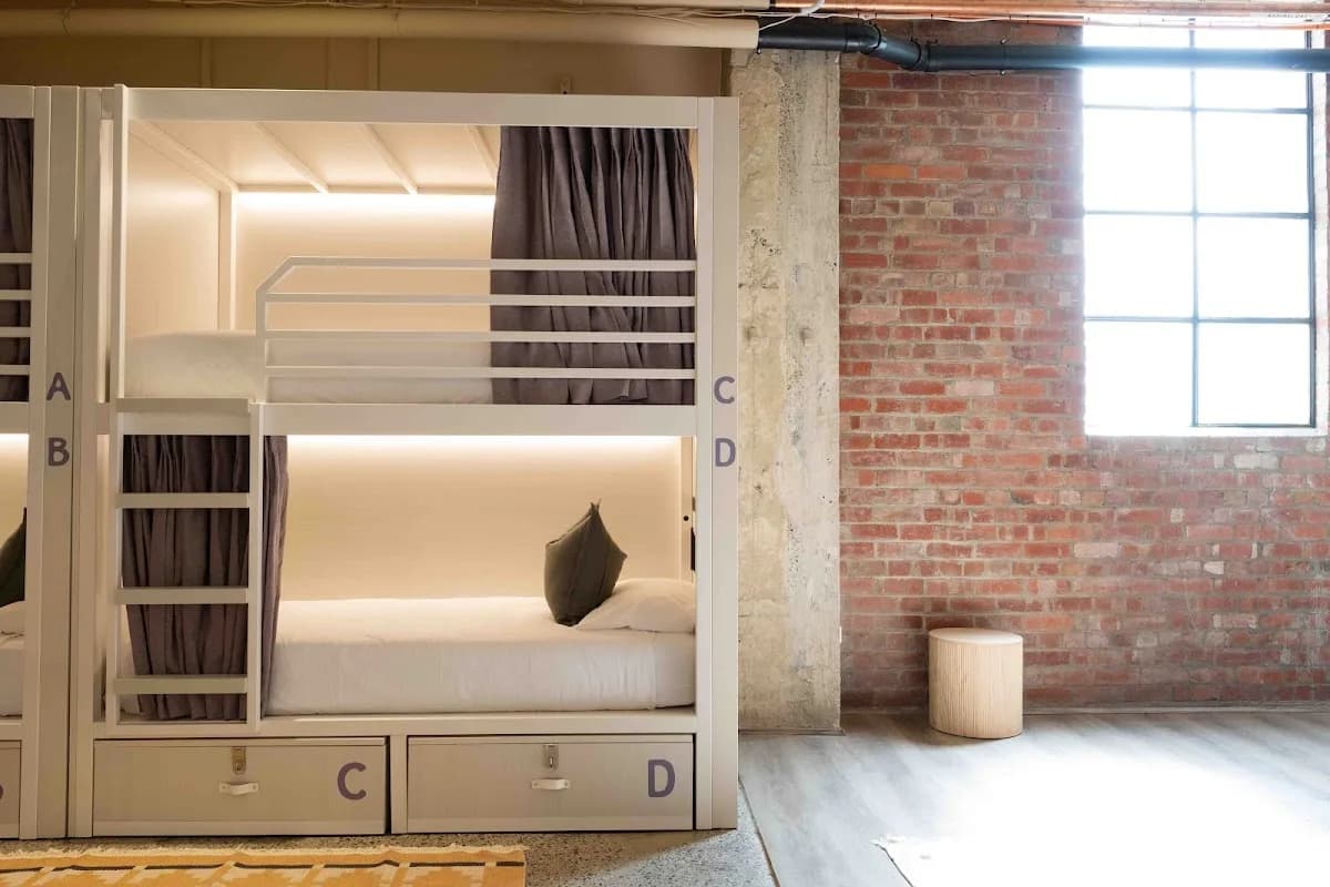 Hotel Discovery backpacker hostel in West Melbourne, VIC