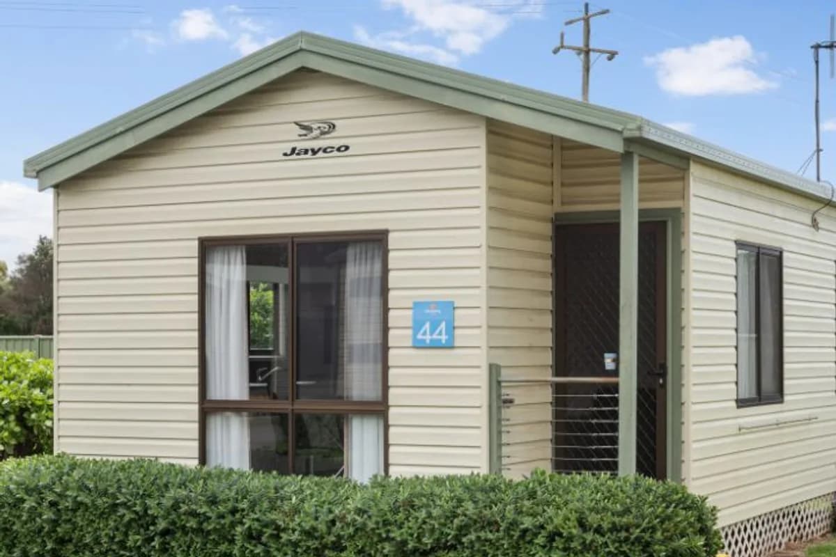 Warrnambool Beach Backpackers backpacker hostel in Warrnambool, VIC