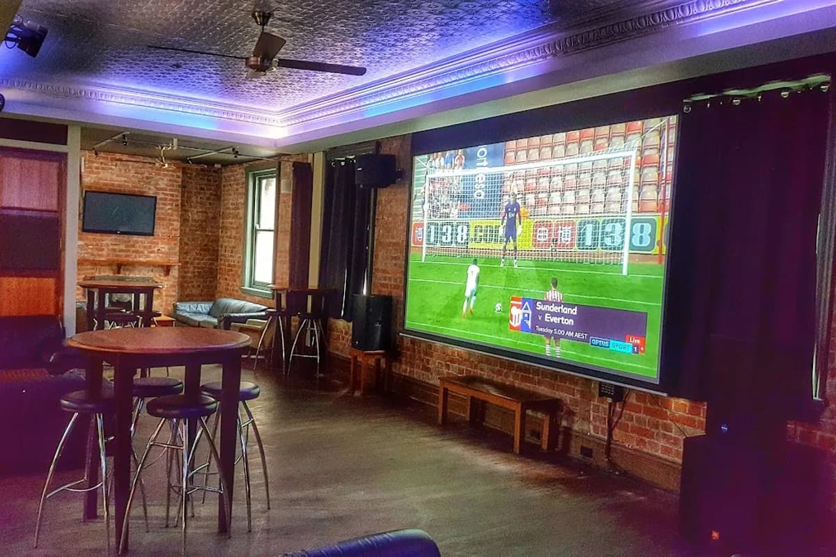 The Exford Hotel backpacker hostel in Melbourne, VIC