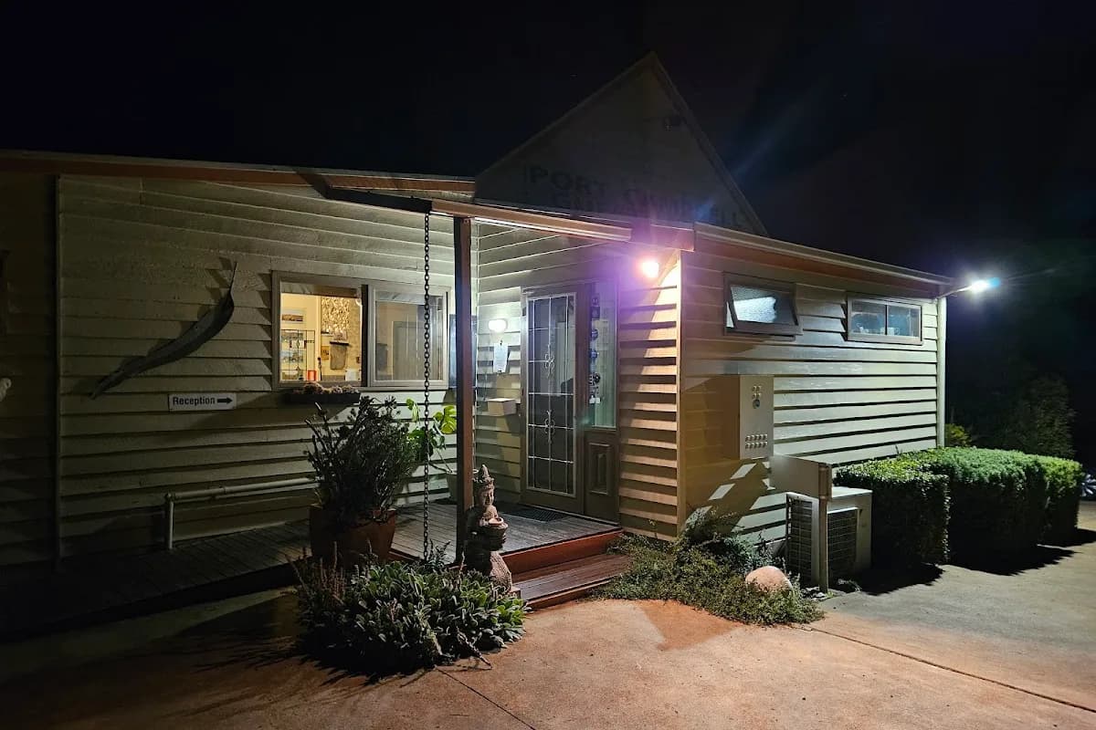 Flash Packers backpacker hostel in Port Campbell, VIC