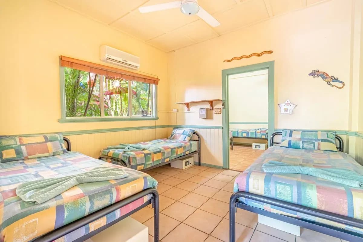 Tropic Days backpacker hostel in Bungalow, QLD (photo 2 of 3)