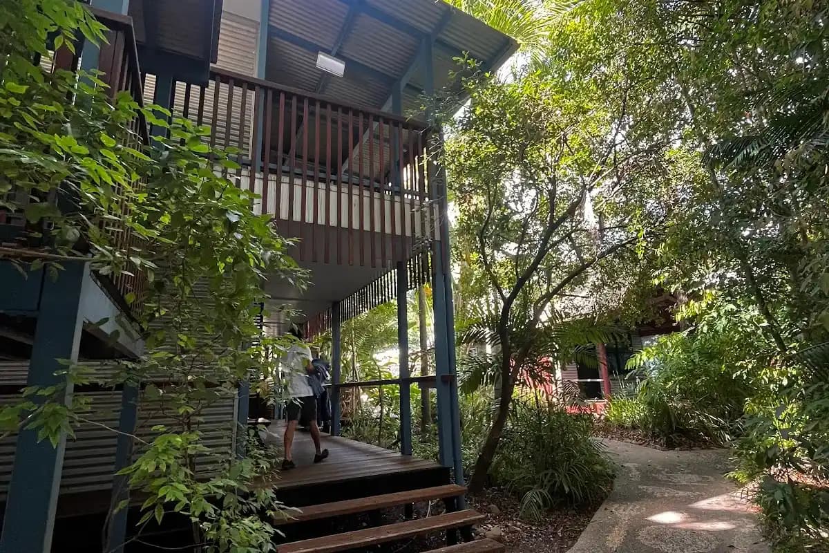 Magnums Reception & Tour Desk backpacker hostel in Airlie Beach, QLD