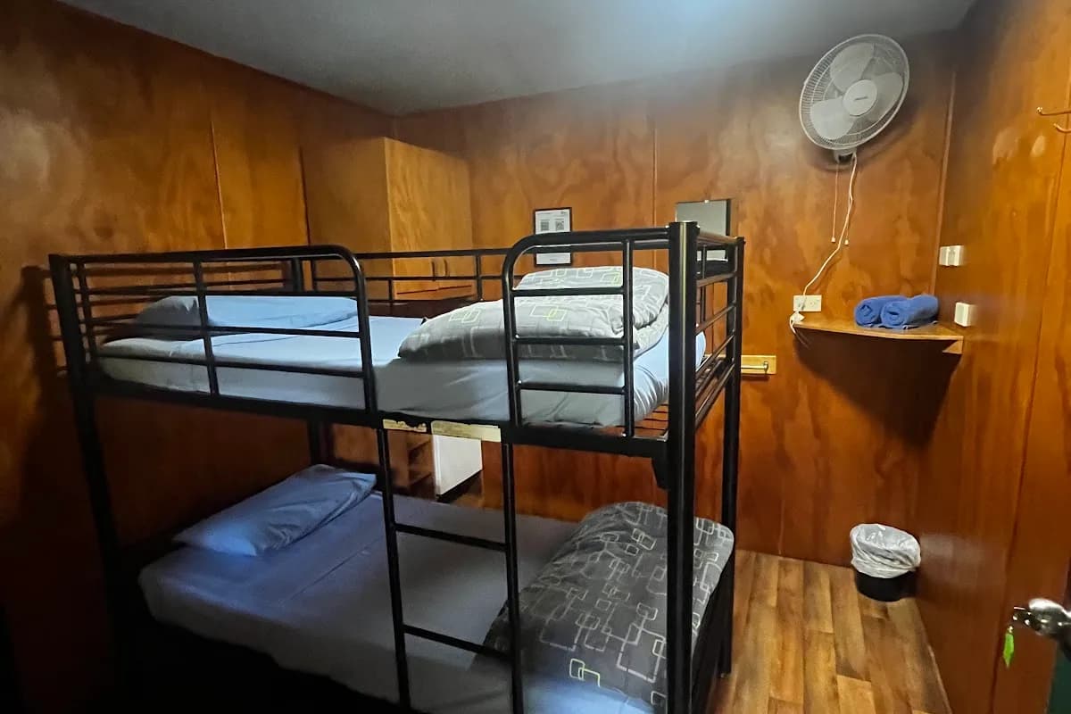 Magnums Reception & Tour Desk backpacker hostel in Airlie Beach, QLD (photo 2 of 3)