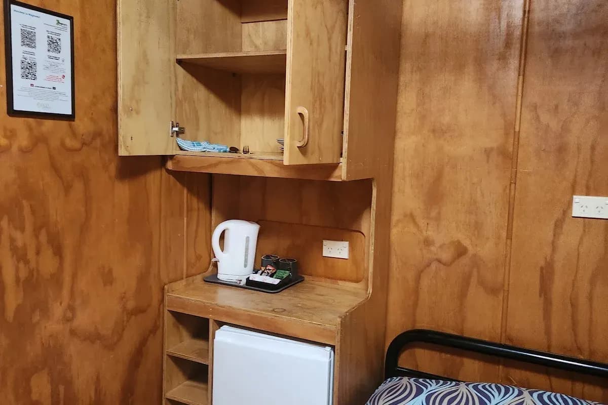Magnums Reception & Tour Desk backpacker hostel in Airlie Beach, QLD (photo 3 of 3)