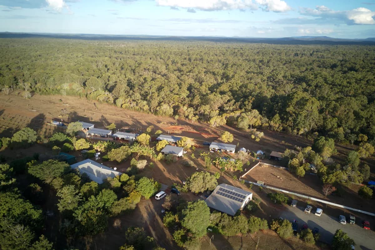 Childers Ecolodge — eco-certified backpacker hostel in Apple Tree Creek, QLD