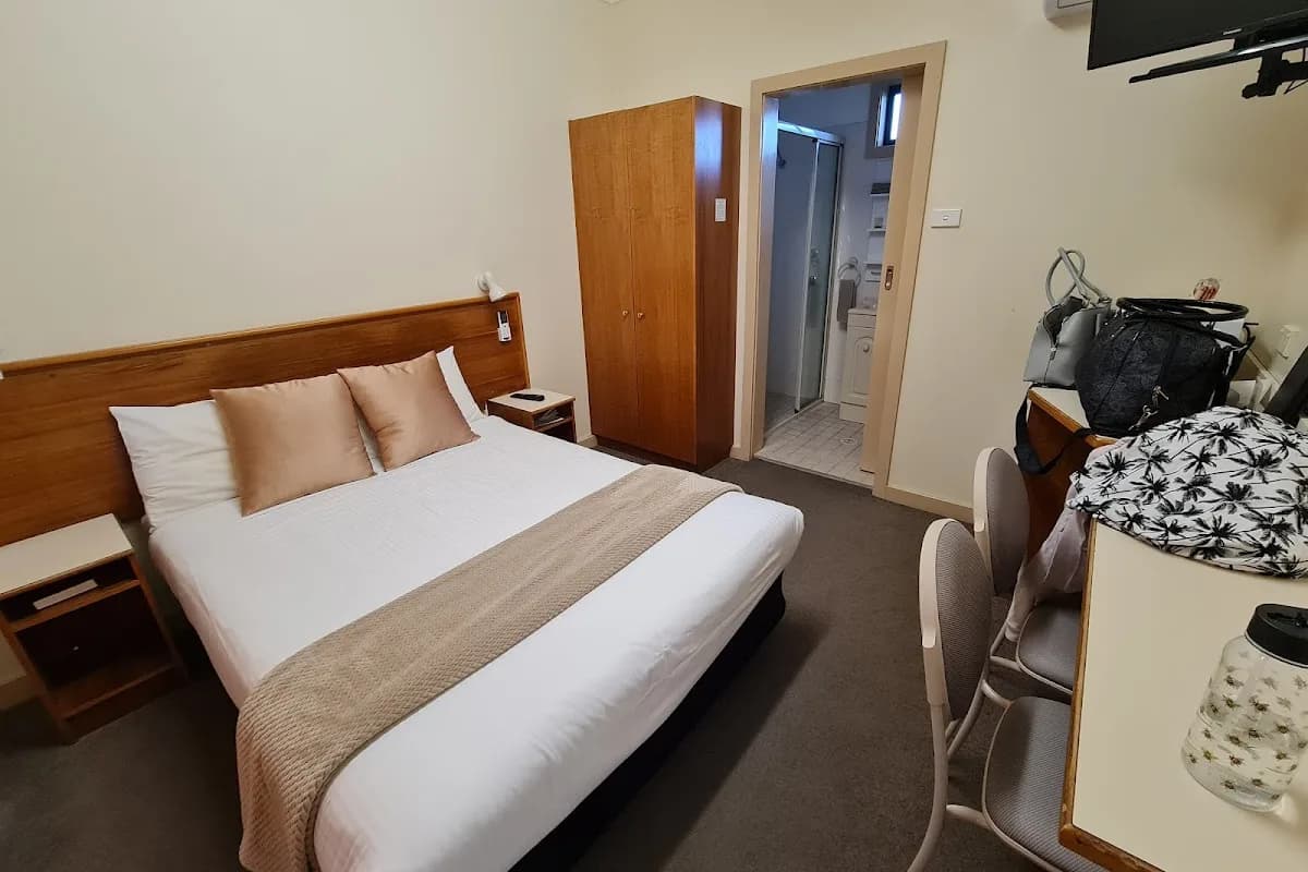Blue Gum Lodge backpacker hostel in Springwood, NSW (photo 2 of 3)