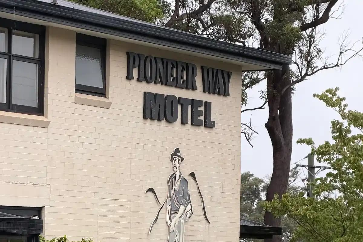 Blue Gum Lodge backpacker hostel in Springwood, NSW (photo 3 of 3)
