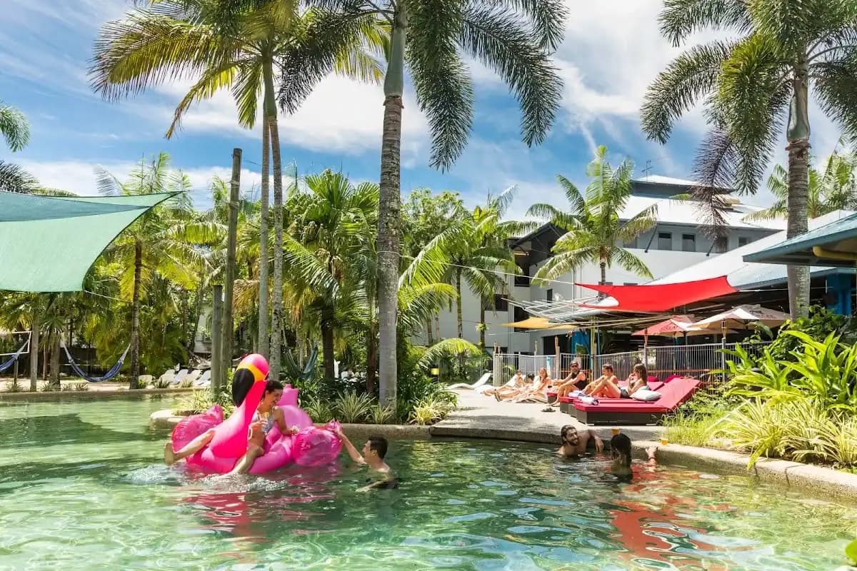 Summer House Cairns backpacker hostel in Edge Hill, QLD
