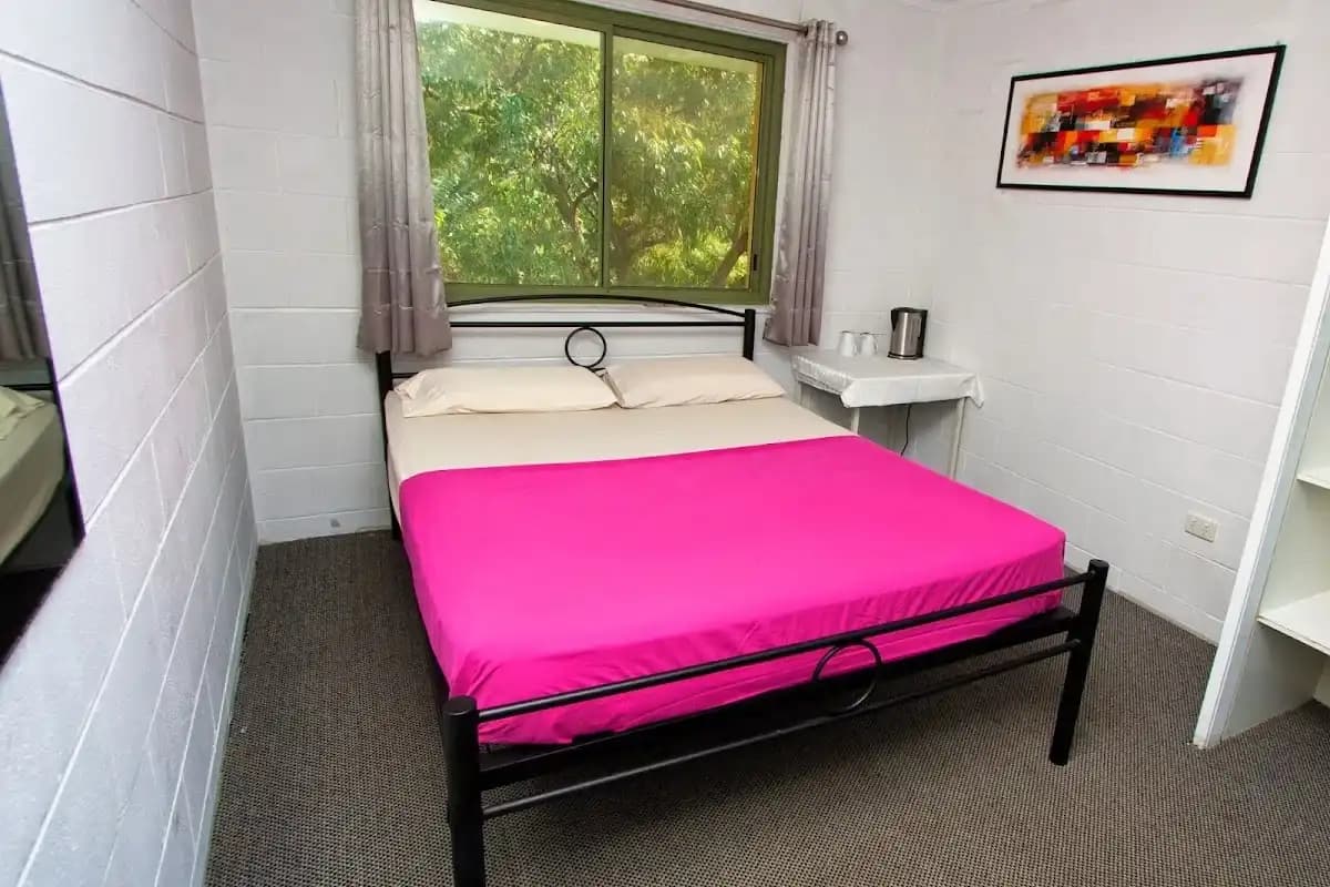 YHA Stradbroke Island backpacker hostel in Point Lookout, QLD (photo 2 of 3)