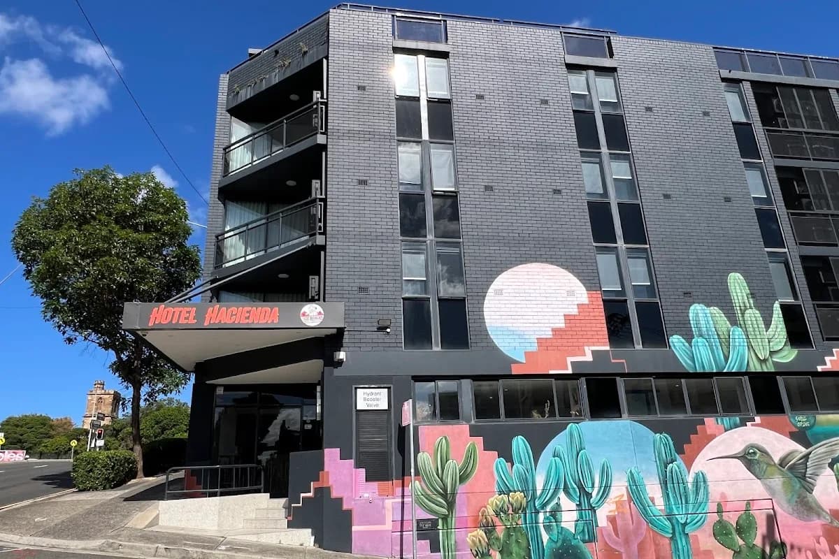 Hotel Hacienda backpacker hostel in Eveleigh, NSW