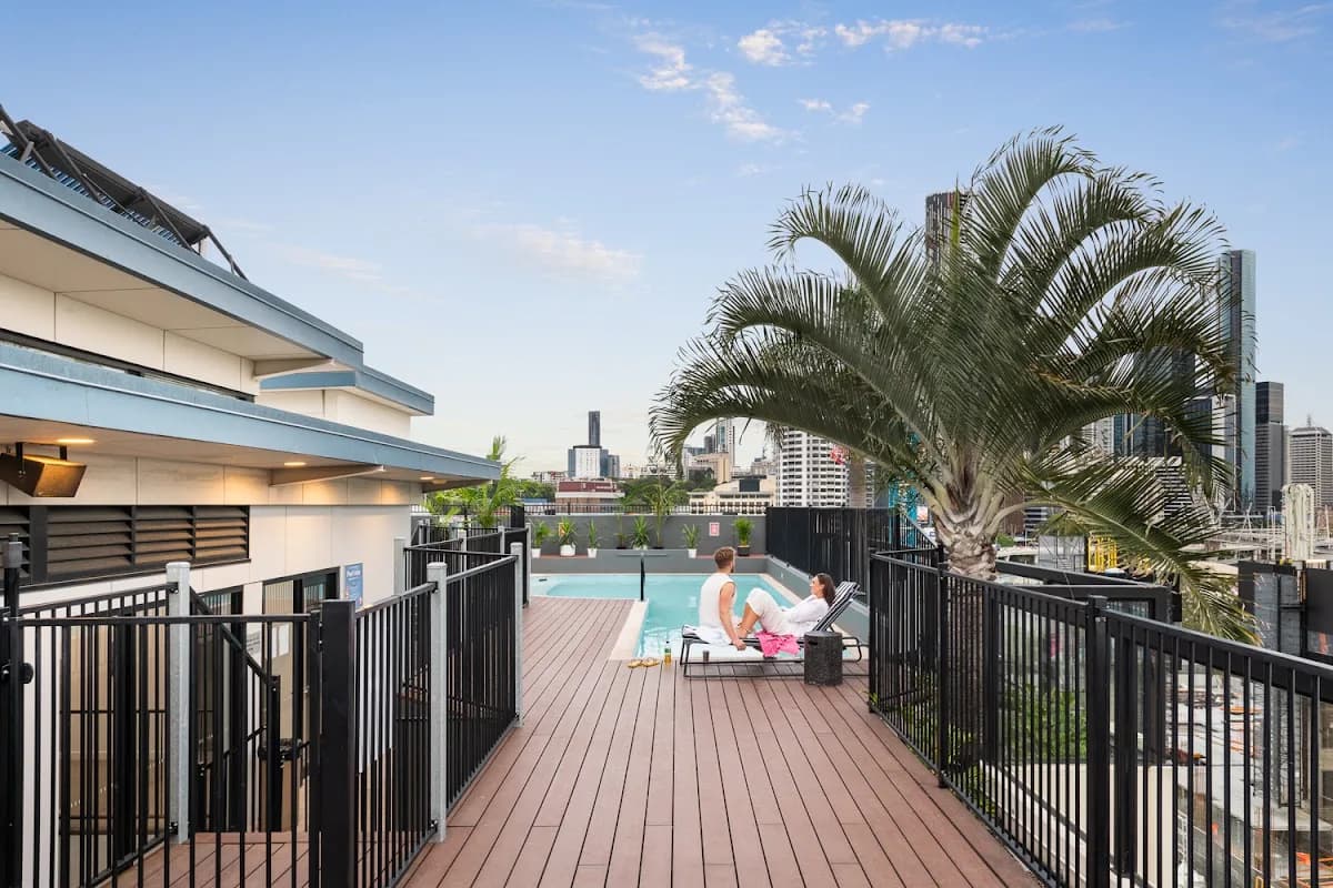 YHA Brisbane City — YHA Australia backpacker hostel in Milton, QLD