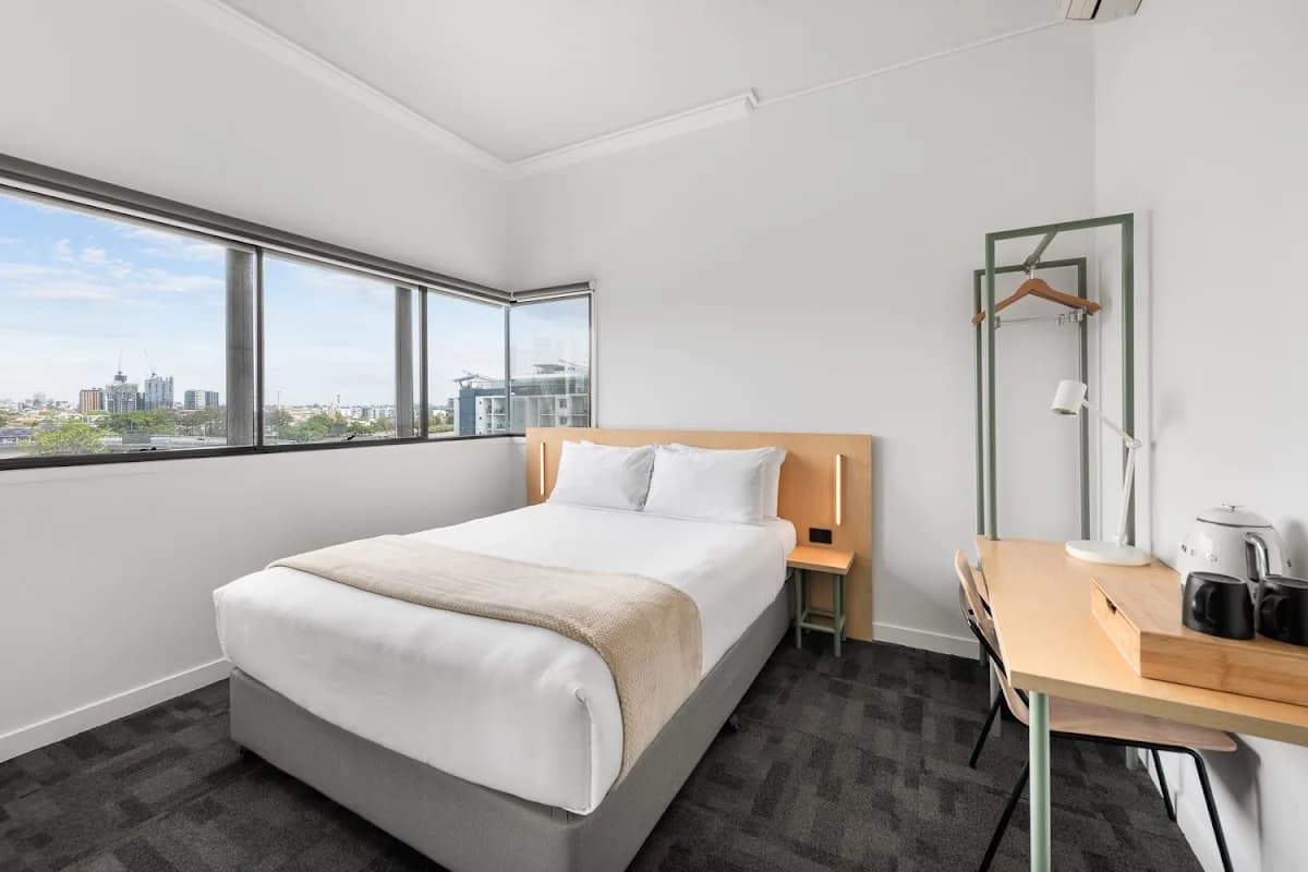 YHA Brisbane City — YHA Australia backpacker hostel in Milton, QLD (photo 2 of 3)
