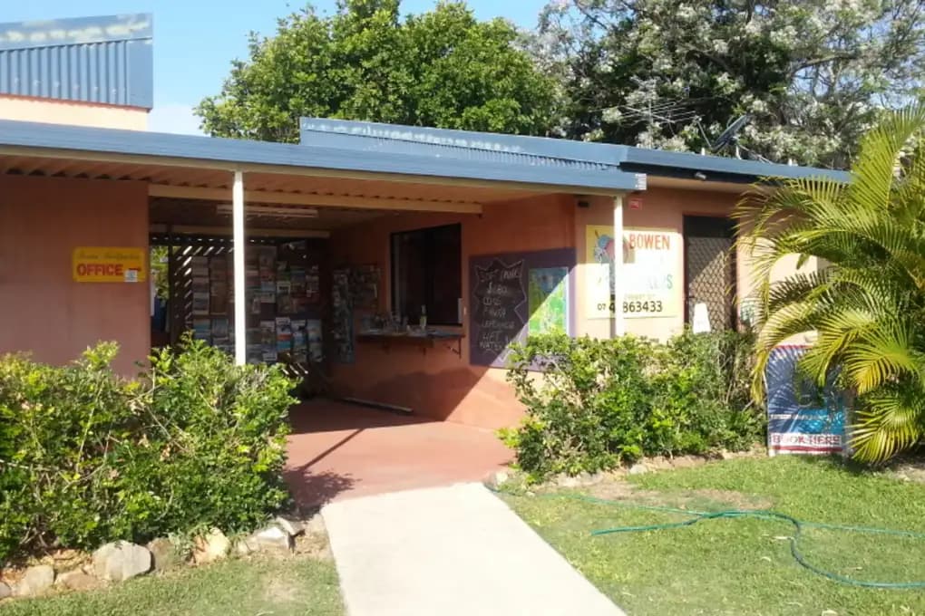 Refers Backpackers backpacker hostel in Bowen, QLD (photo 2 of 3)