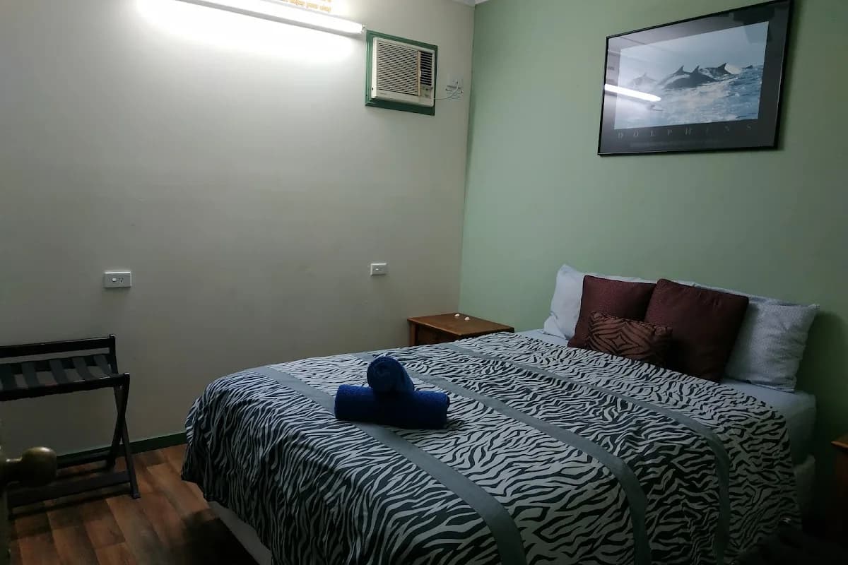 Backpackers by the Bay — party hostel backpacker hostel in Airlie Beach, QLD (photo 2 of 3)