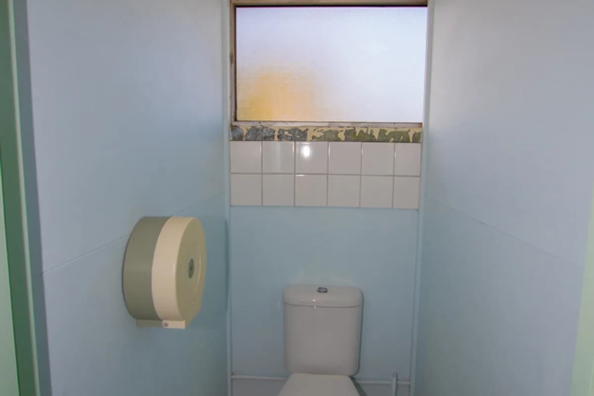 Mick's Accommodation Club backpacker hostel in Mornington, QLD (photo 3 of 3)