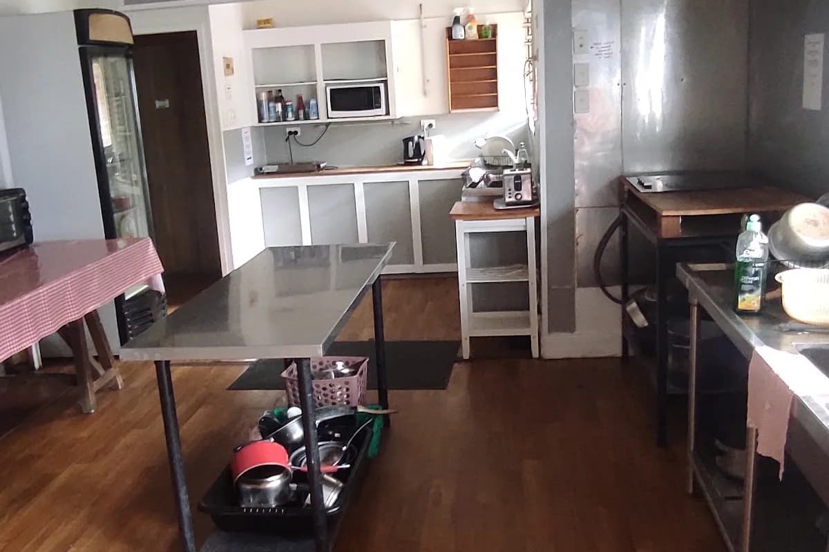 Cherri Backpackers — working hostel backpacker hostel in Bundaberg Central, QLD (photo 2 of 3)