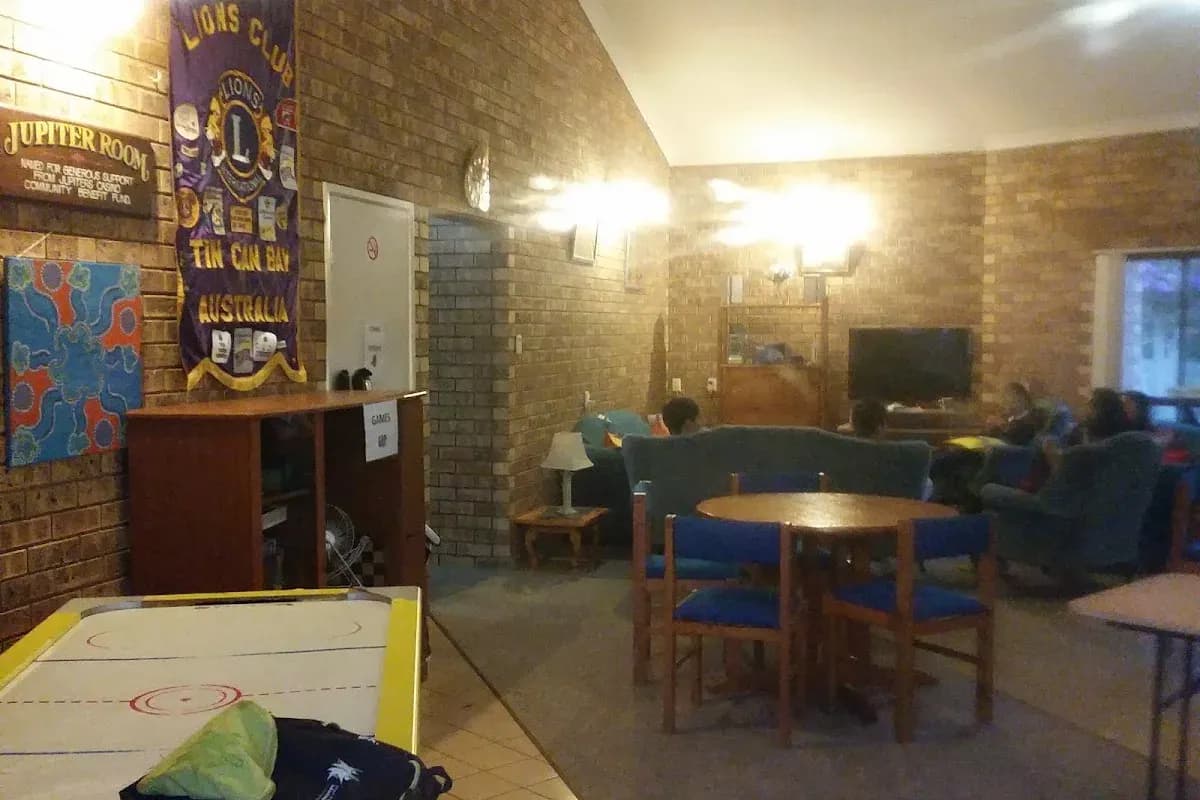 Cathy House backpacker hostel in Tin Can Bay, QLD (photo 2 of 3)