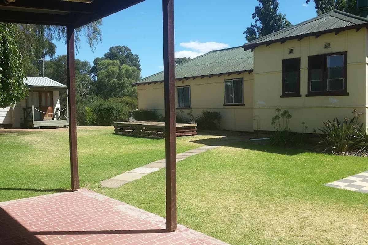 Brook Lodge Backpackers backpacker hostel in Donnybrook, WA