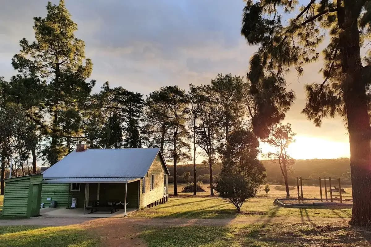 Lions Dryandra Woodland Village — eco-certified backpacker hostel in WA