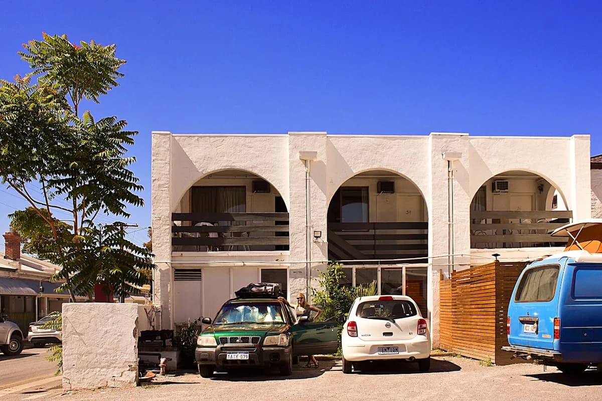 Adelaide Traveller's Inn backpacker hostel in Adelaide, SA