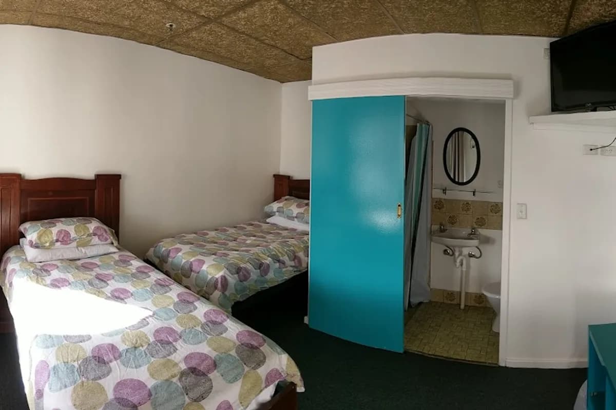 Adelaide Traveller's Inn backpacker hostel in Adelaide, SA (photo 2 of 3)