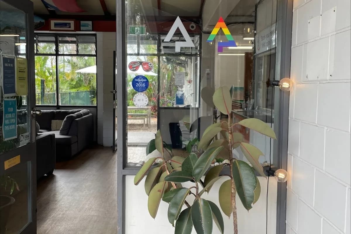 YHA Coolangatta — YHA Australia backpacker hostel in Bilinga, QLD