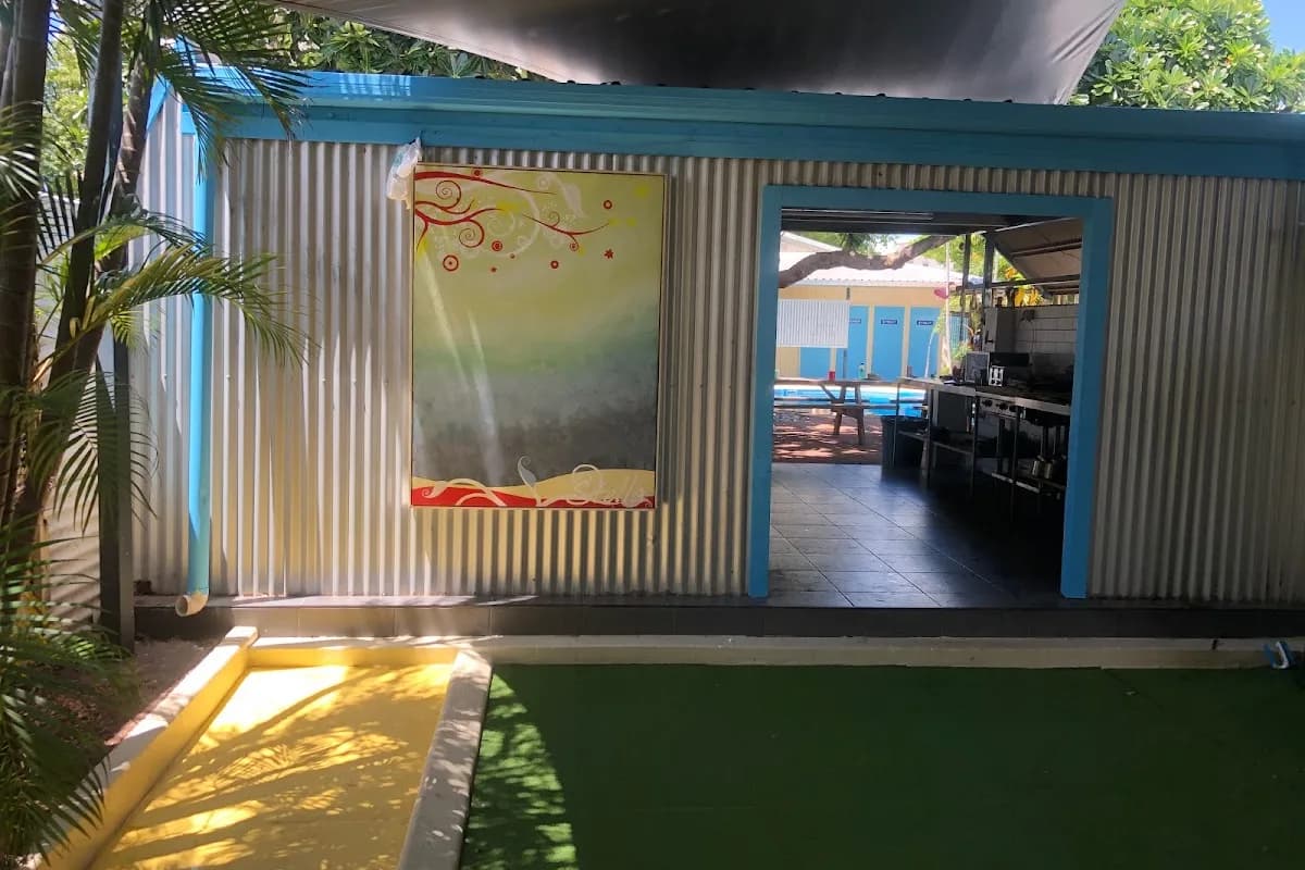 Dingo Moon Lodge backpacker hostel in Darwin City, NT