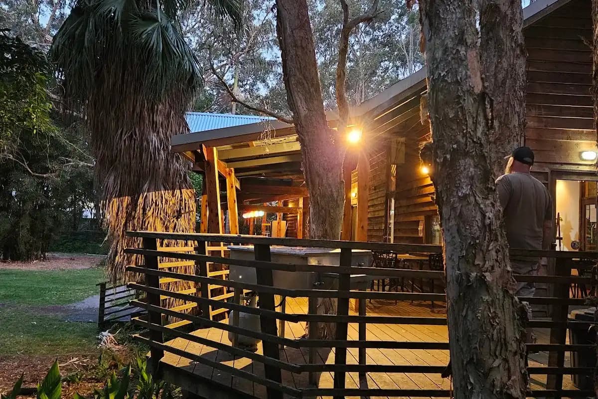 Port Stephens YHA backpacker hostel in One Mile, NSW