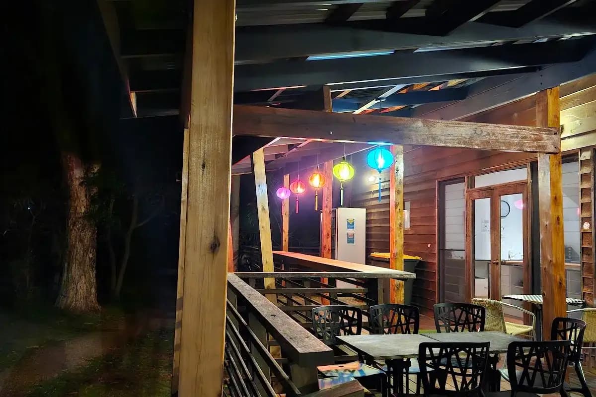 Port Stephens YHA backpacker hostel in One Mile, NSW (photo 3 of 3)