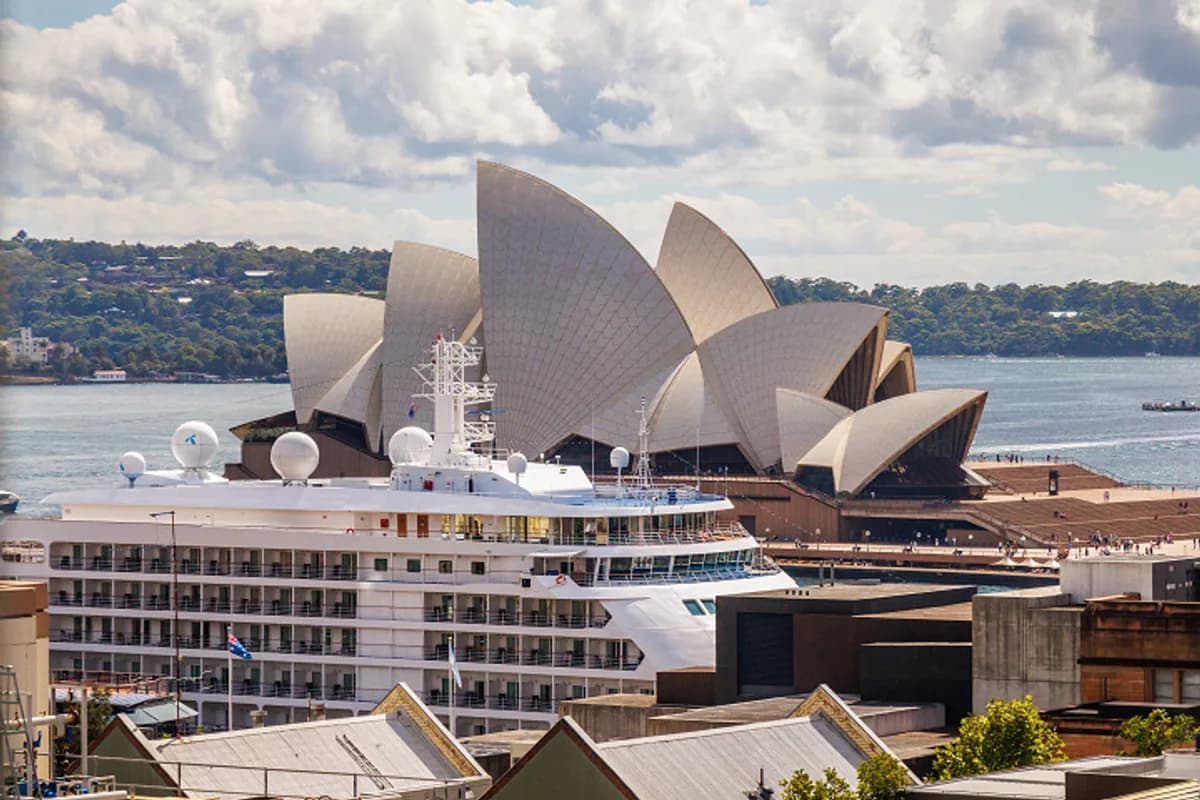 Sydney Harbour YHA — YHA Australia backpacker hostel in The Rocks, NSW