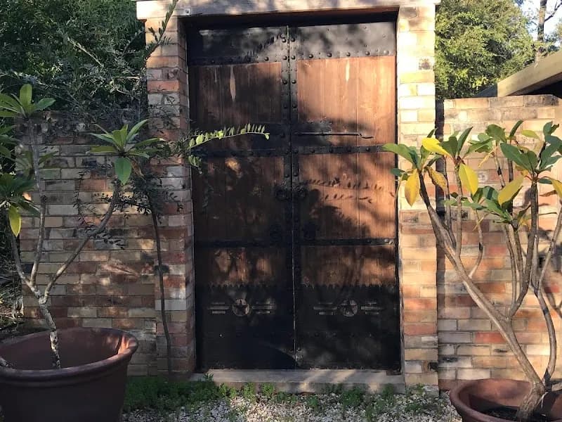 Bishop Grove Wines winery in Bishops Bridge, NSW