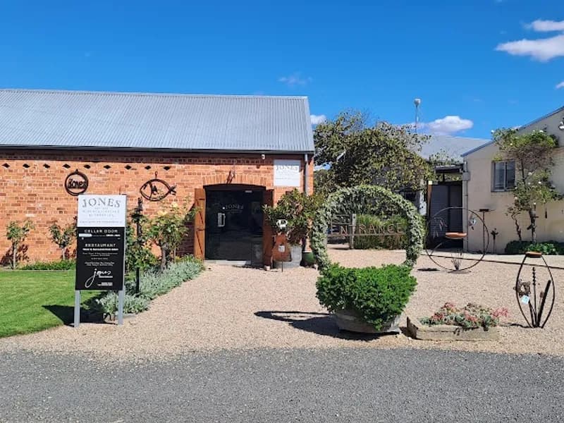 Jones Winery & Vineyard winery in Rutherglen, VIC