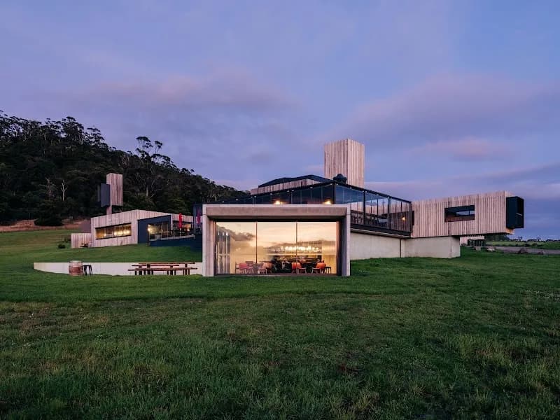 Devil’s Corner Cellar Door winery in Apslawn, TAS