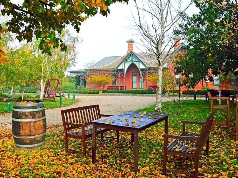 Lake Moodemere Vineyard winery in Rutherglen, VIC