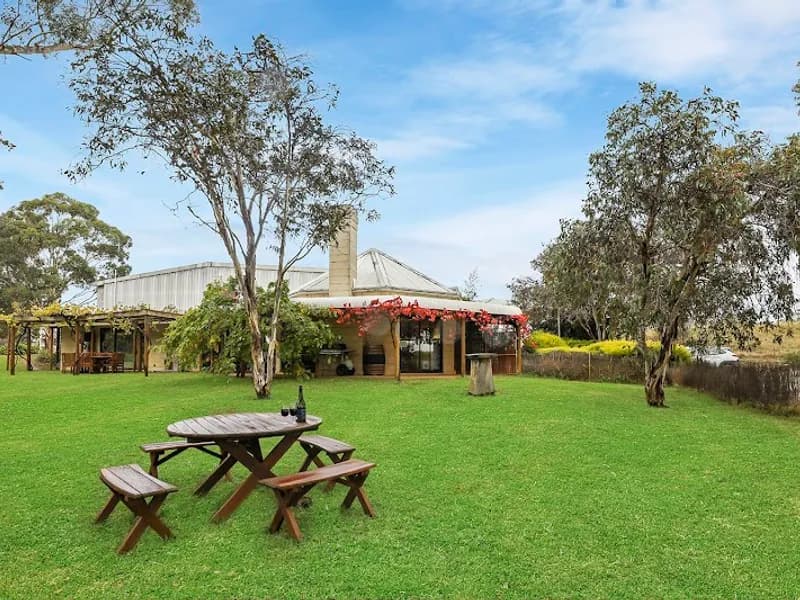 Old Apple Shed winery in VIC