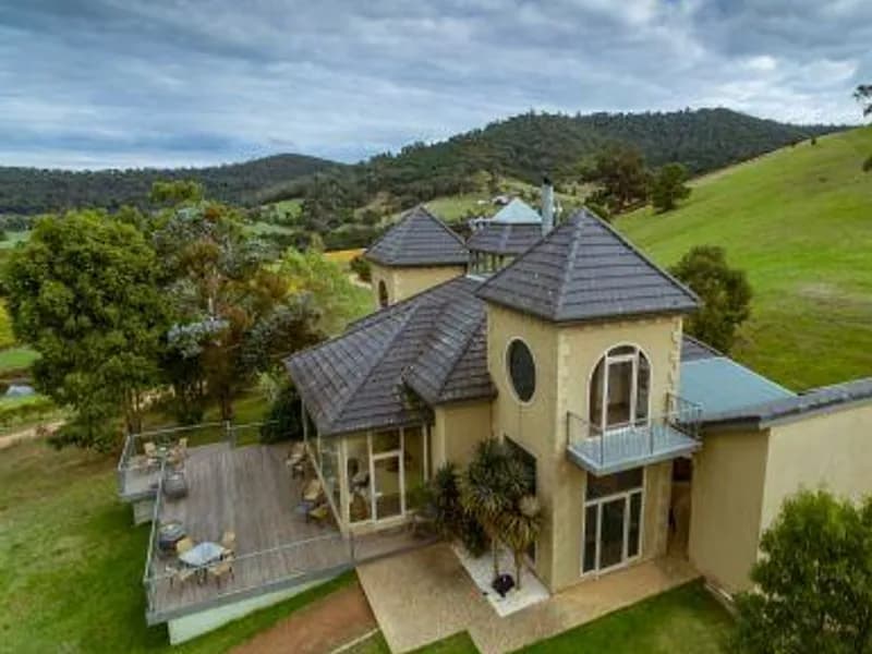 Squitchy Lane Vineyard winery in Gruyere, VIC