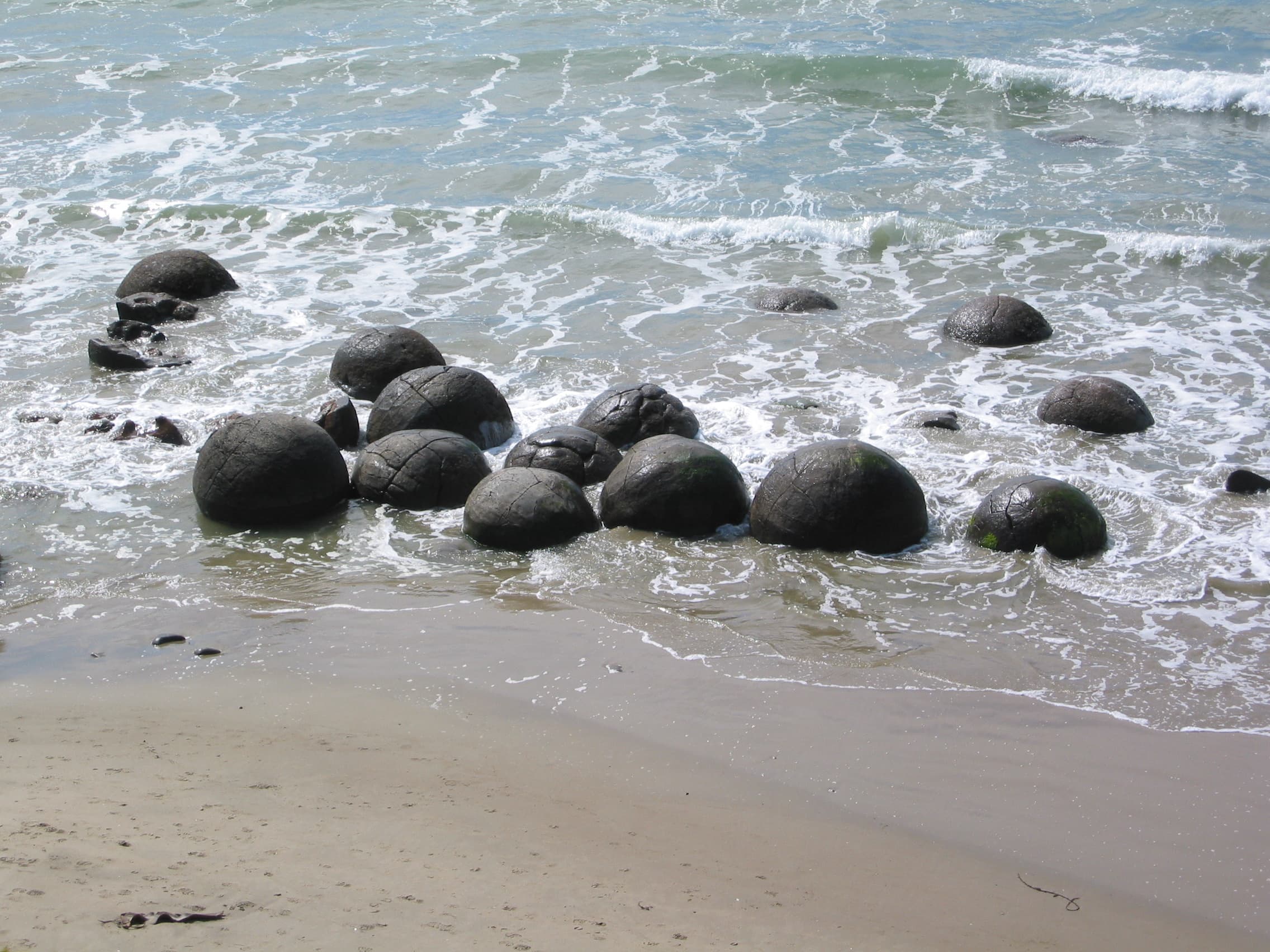 Moeraki Boulders — rock formation in Waitaki, otago, New Zealand